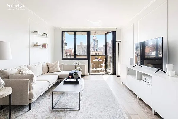 Sold by Sotheby's International Realty | media 2