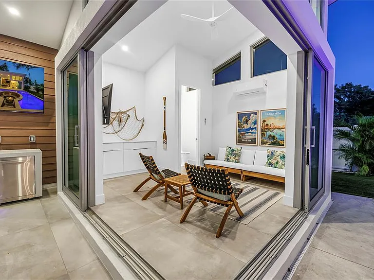 2065 Goldenrod St — Photo 81
