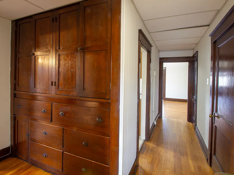 414 Franklin Ave #2R — Photo 9