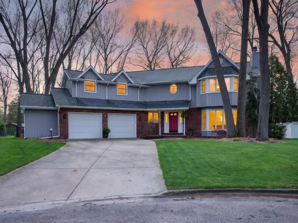 5217 S Broadmoor St, Jackson, MI 49201