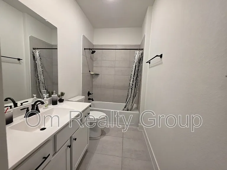 18710 Colorado River Ln — Photo 10