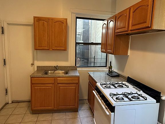 4th image of 1758 1st Ave APT 12