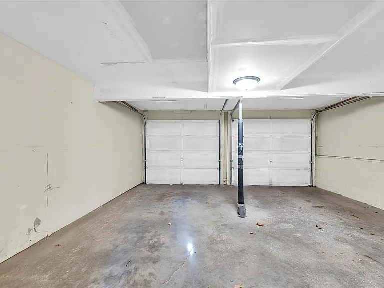 105 N Orr Dr — Photo 64