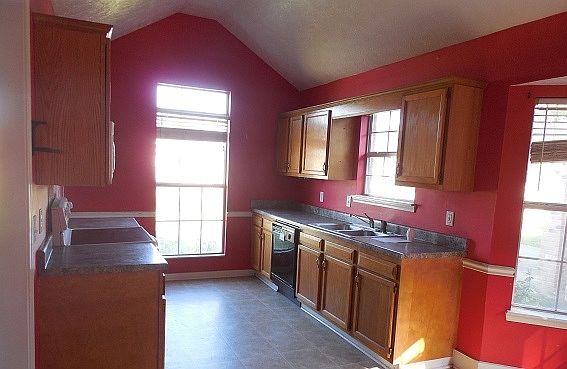 4th image of 159 Greenfield Ln