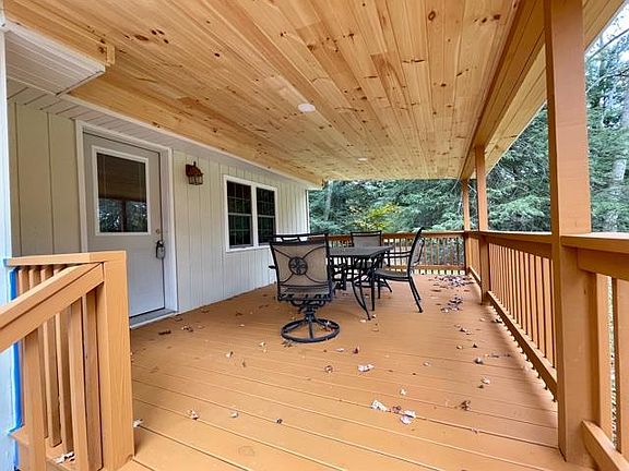 2nd image of 1025 Carll Dr