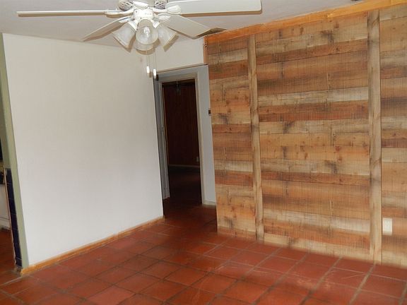 4th image of 346 Armas Ave