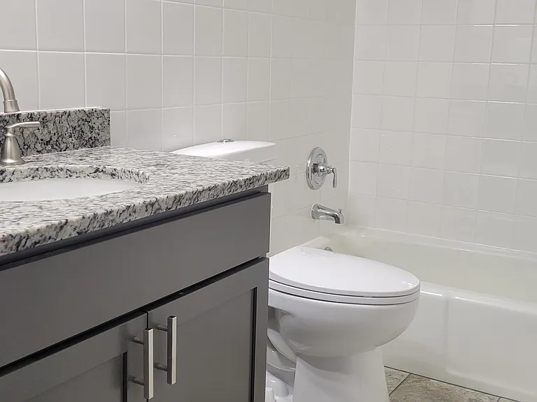 Sheraton Place Apartments — Photo 6