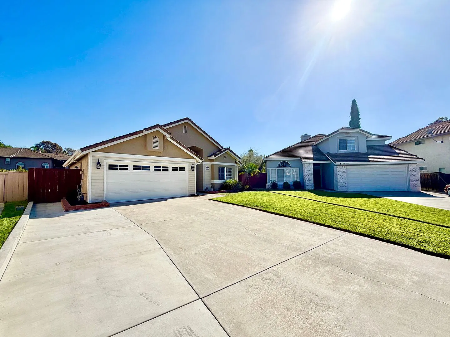 Charming 3 Bedroom Home With Updates Throughout & Spacious Backyard! — Photo 2