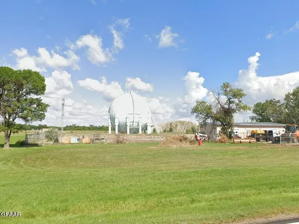 2900 Mill Rd, Grand Forks, ND 58203