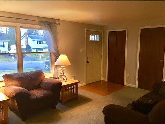 2nd image of 7 Maplewood Dr