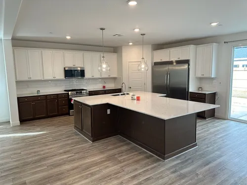 112 E Tyler Ave Photo 1