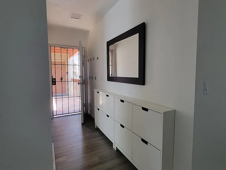 Entrance/Hallway
