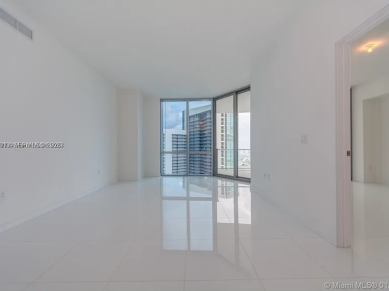 851 NE 1st Ave #11 — Photo 7