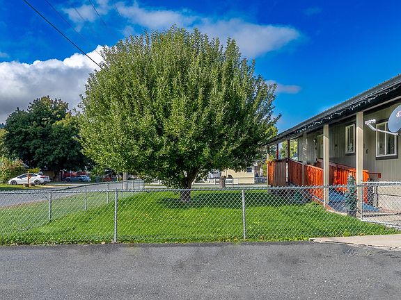 3rd image of 610 W Court Ave