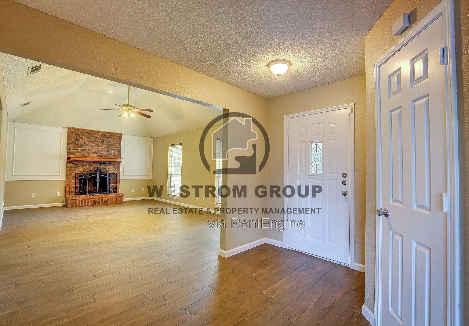 3 bed, 2.0 bath, 1504 sqft, $2,145 — Photo 4