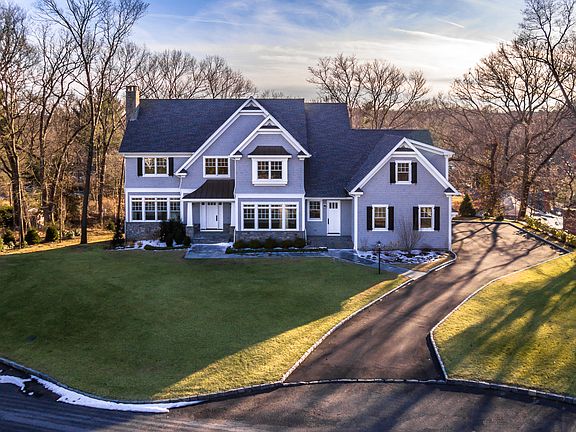 3rd image of 5 Highclere Ct