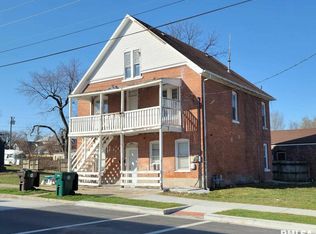 704 S 6th St, Quincy, IL 62301