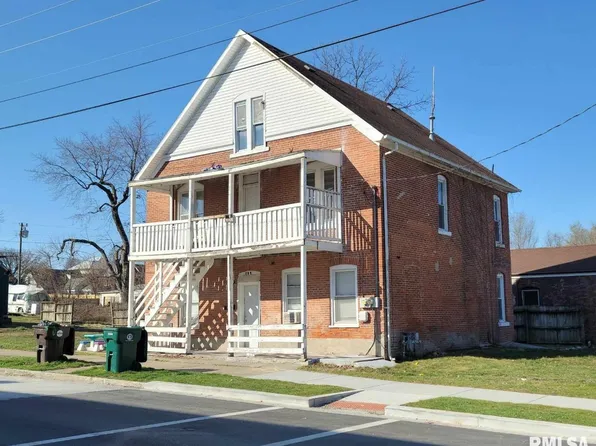 704 S 6th St, Quincy, IL 62301
