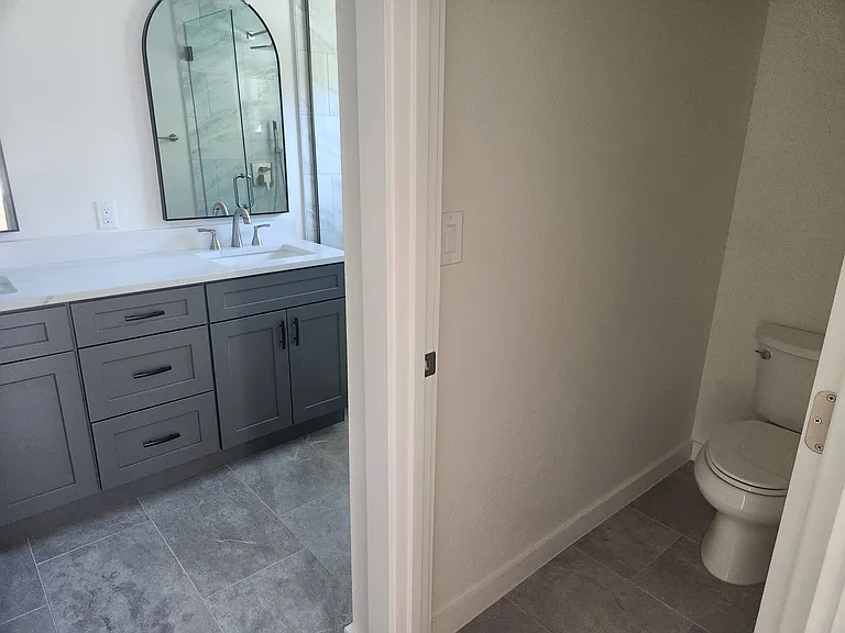 223 S Forest Ave — Photo 12