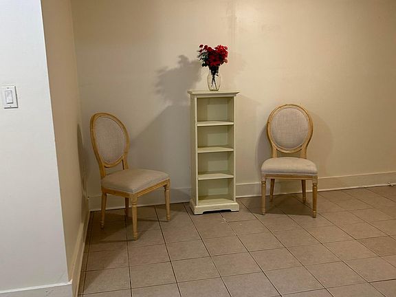 3rd image of 433 E Broadway #2G