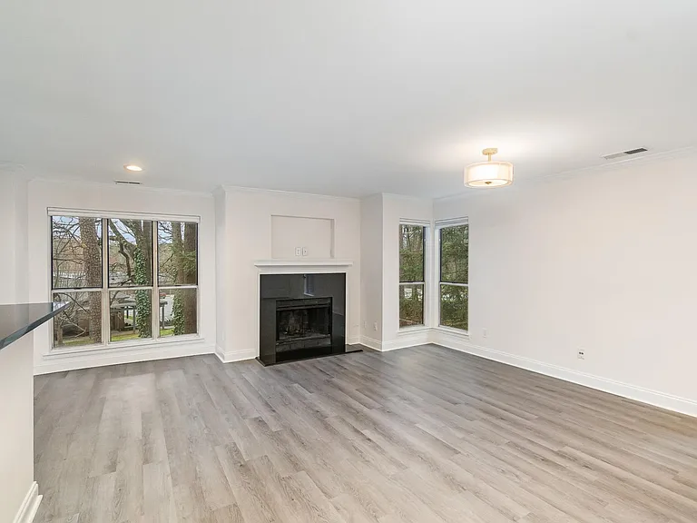 2512 Cranbrook Ln #10 — Photo 7