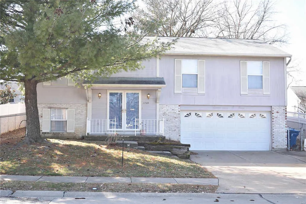 1709 Lynnbrook Dr photo 1