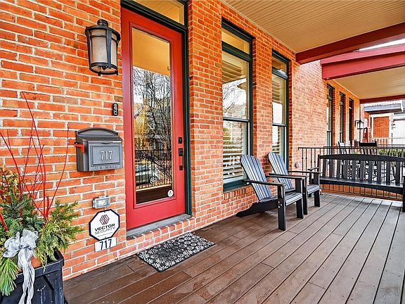 3rd image of 717 Filbert St