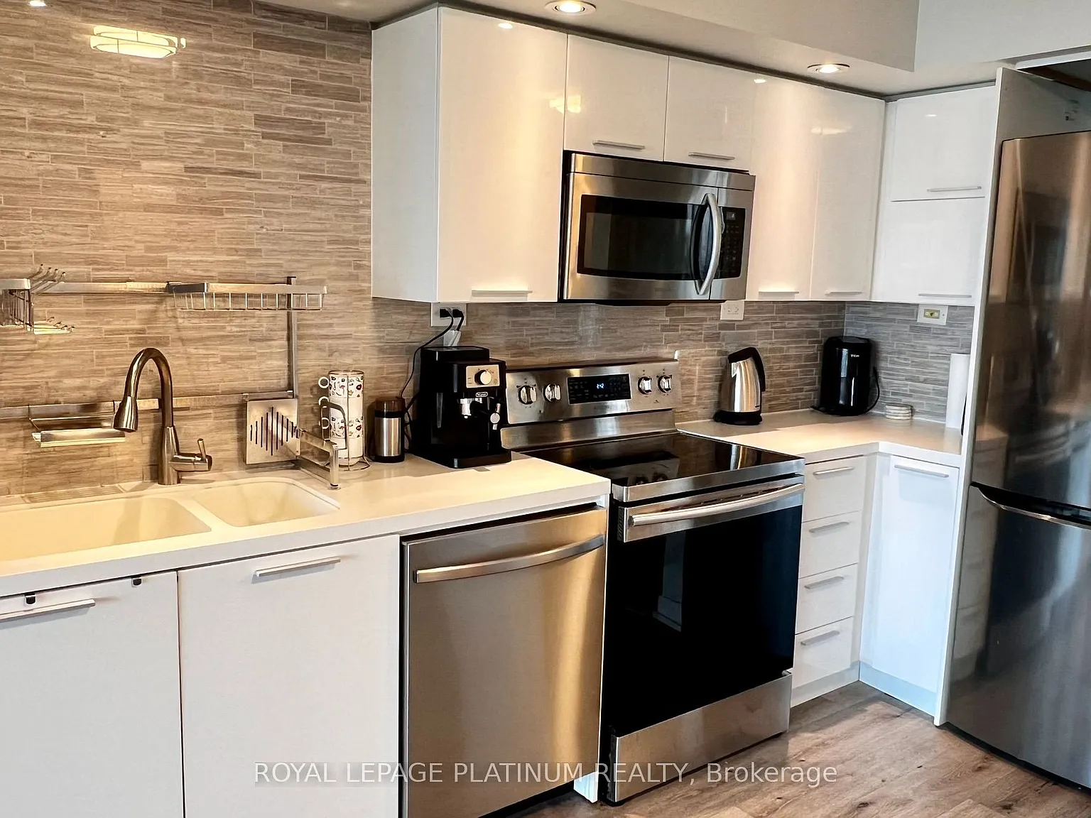 2 bed, $2,600 — Photo 4