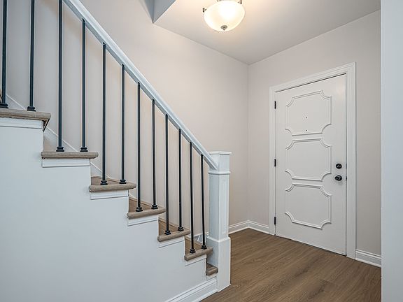 2nd image of 25 E 117th Pl