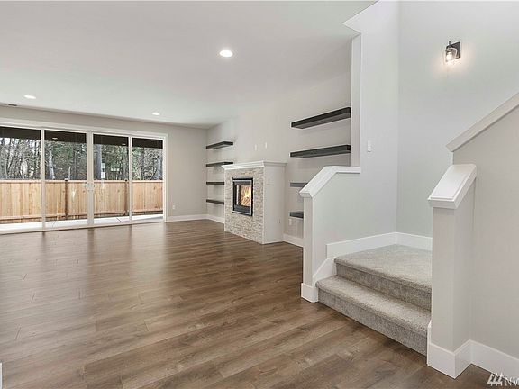4th image of 16815 124th Avenue Ct E
