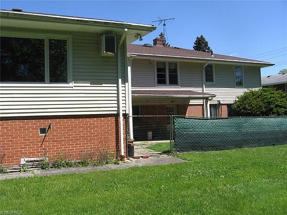 3rd image of 7040 Grandview Dr