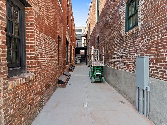 3rd image of 619 Broad St #114