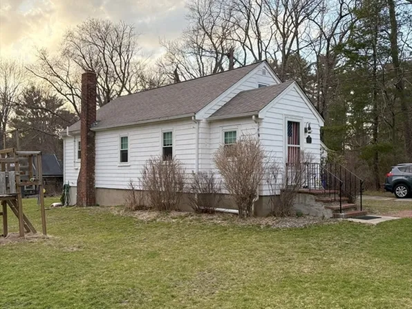 408 W Washington St, Hanson, MA 02341