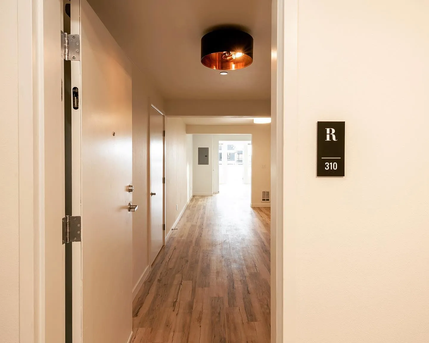 Russo Apartments — Photo 4