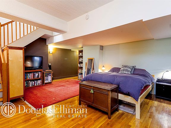 4th image of 492 Henry St APT 1B
