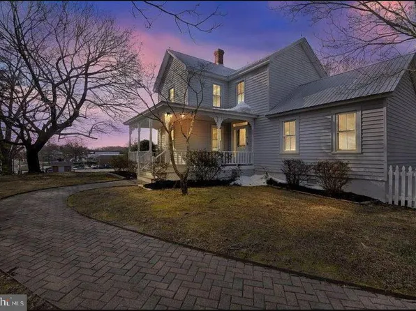 4090 Old Town Rd, Huntingtown, MD 20639