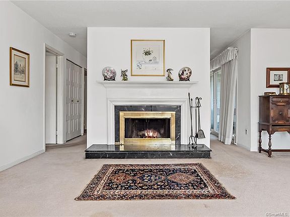 3rd image of 26 Rowayton Woods Dr Unit 26