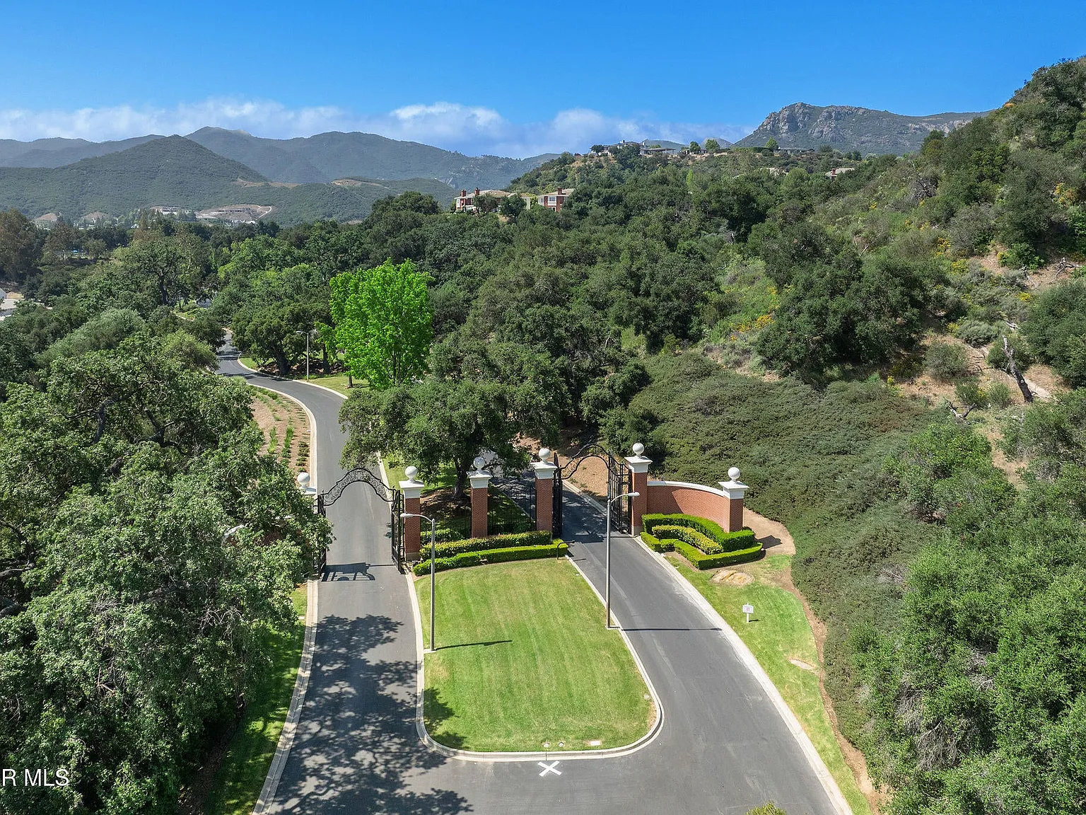 4 bed, 3758 sqft, $20,000 — Photo 1