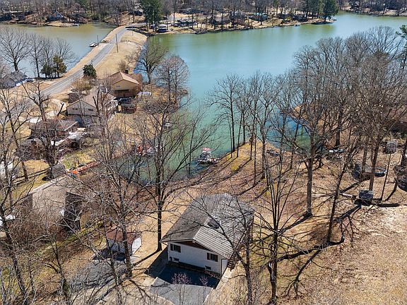 3rd image of 1005 Thunderbird Dr N