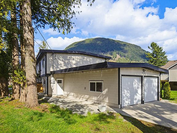 3rd image of 36143 Shore Rd