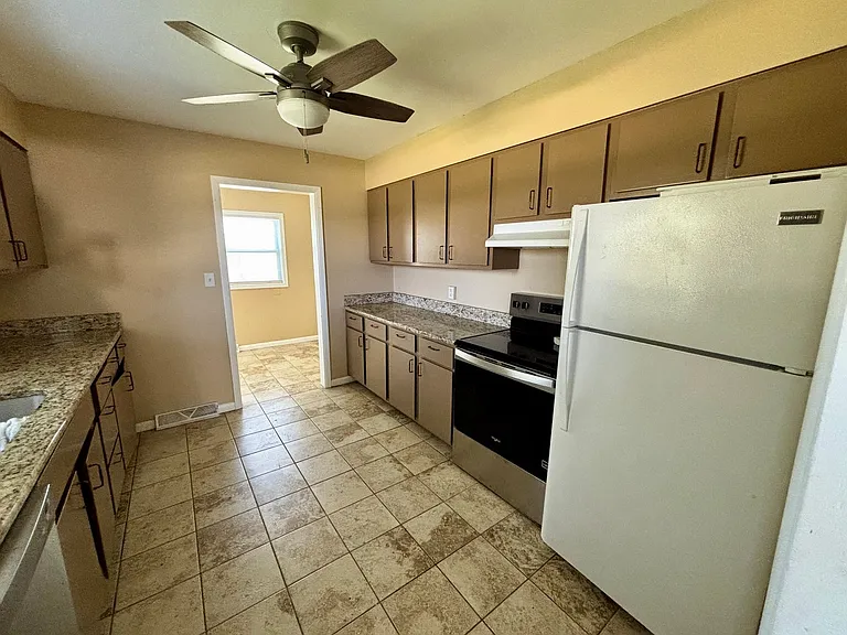 11015 Lakeview Dr — Photo 7