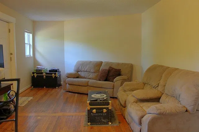 301mcmasters — Photo 3