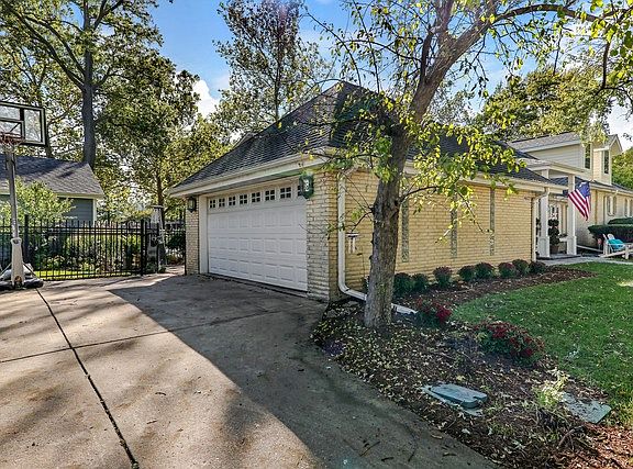 3rd image of 4603 Harvey Ave