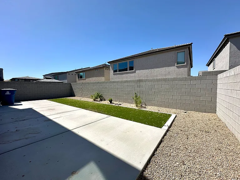 640 Stone Hammer Ave — Photo 23