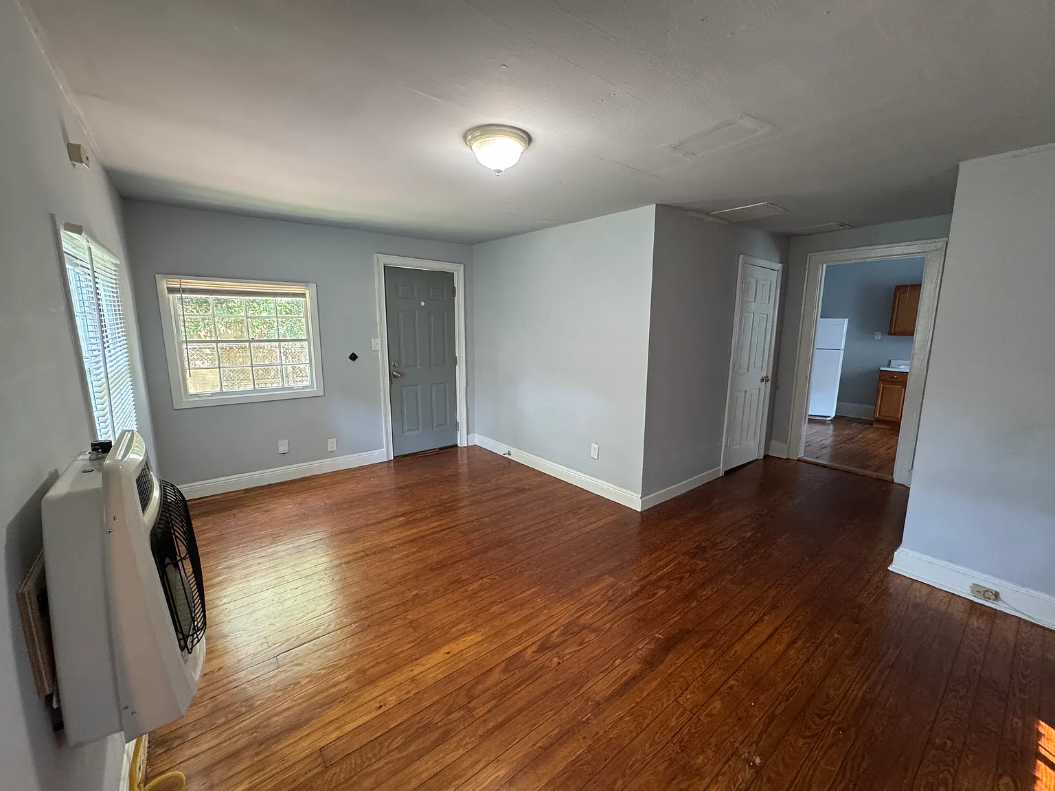 Studio, $1,350 — Photo 3