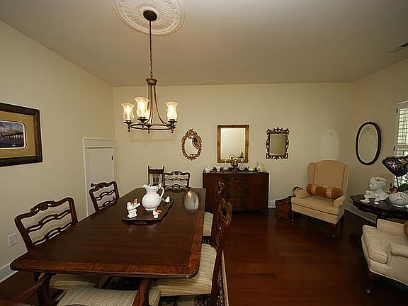 4th image of 427 Grand Palm Ln