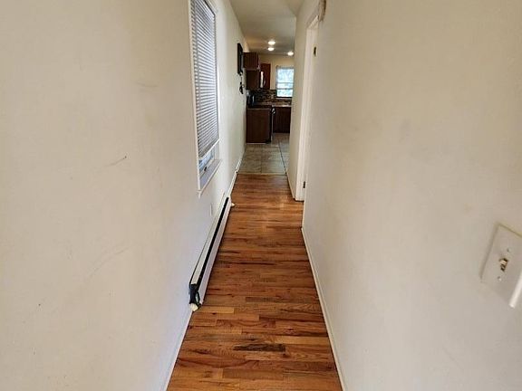 5th image of 1310 E Henry St