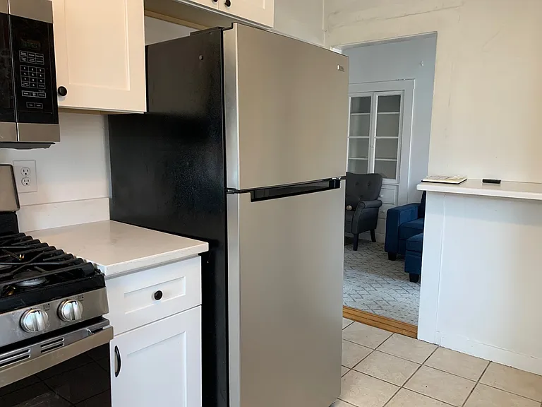 374 Thames St — Photo 5
