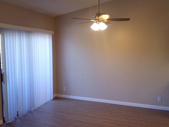 3rd image of 3227 Lincoln Ave APT 5