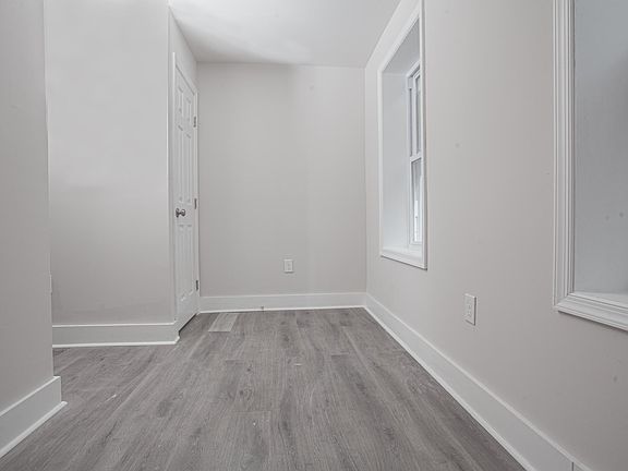 3rd image of 2622 W Cumberland St #56